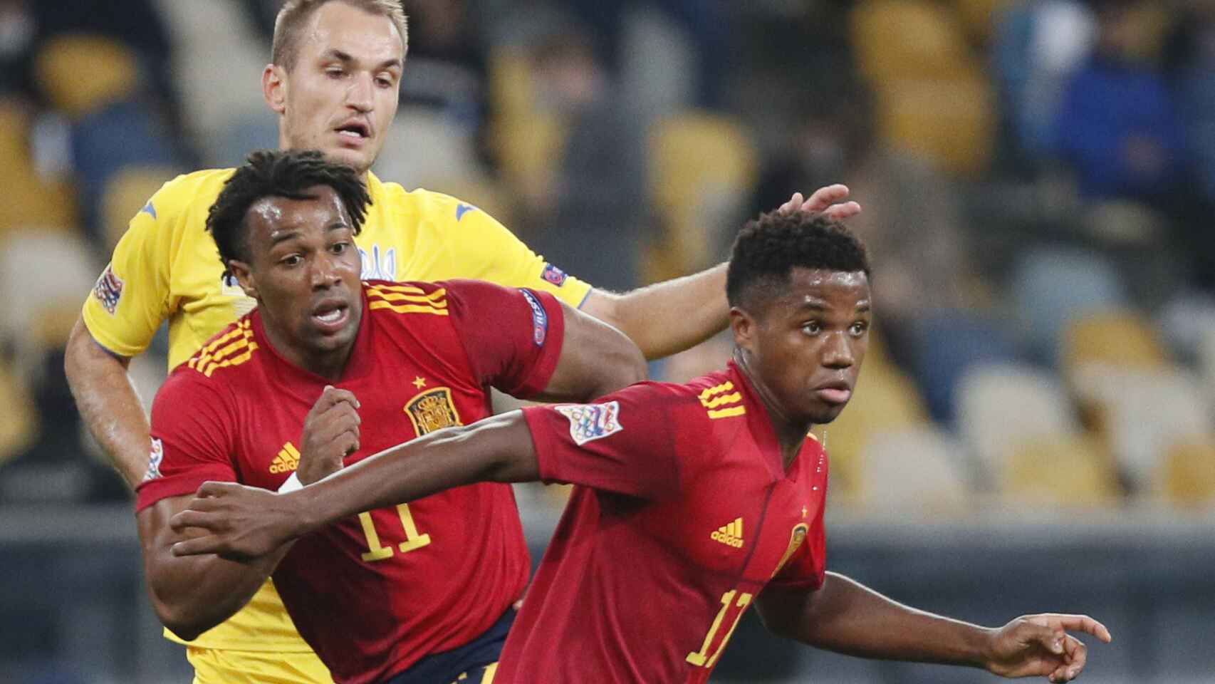 Ansu Fati y Adama Traoré, dos canteranos del Barça en un partido con España / EFE