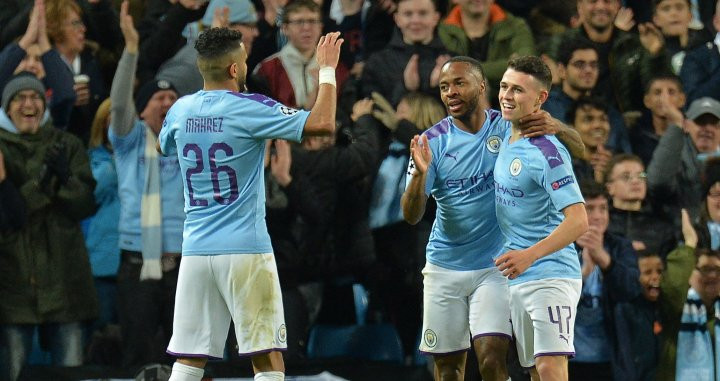 Sterling celebrando su gol con Mahrez y Foden / EFE