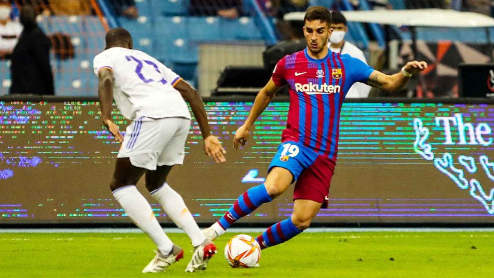 Ferran Torres, en la Supercopa de España, disputando su primer partido con el Barça de Xavi / FCB