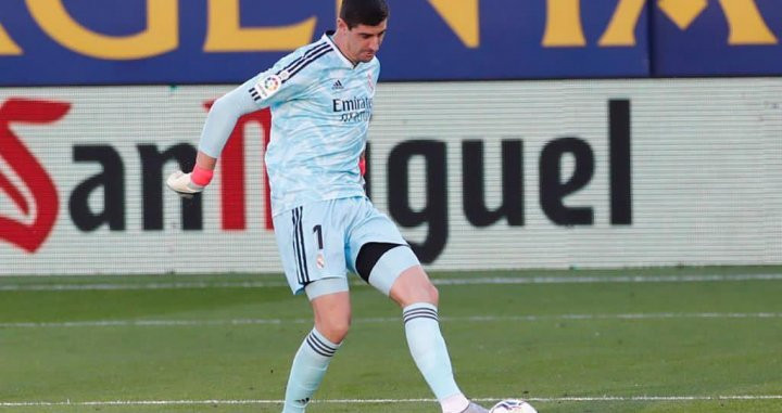 Courtois ante el Villarreal / Real Madrid