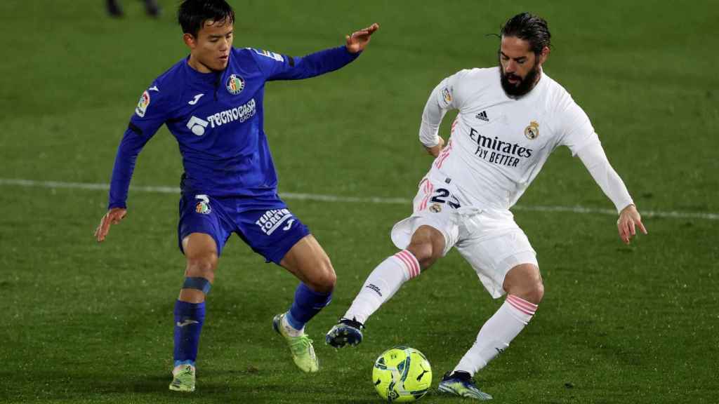 Isco Alarcón, en una acción con el Real Madrid, podría salir este verano en dirección a Milan / EFE