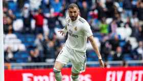 Benzema se encuentra solo en la línea de ataque madrista y Zidane no da con su aliado perfecto/ EFE