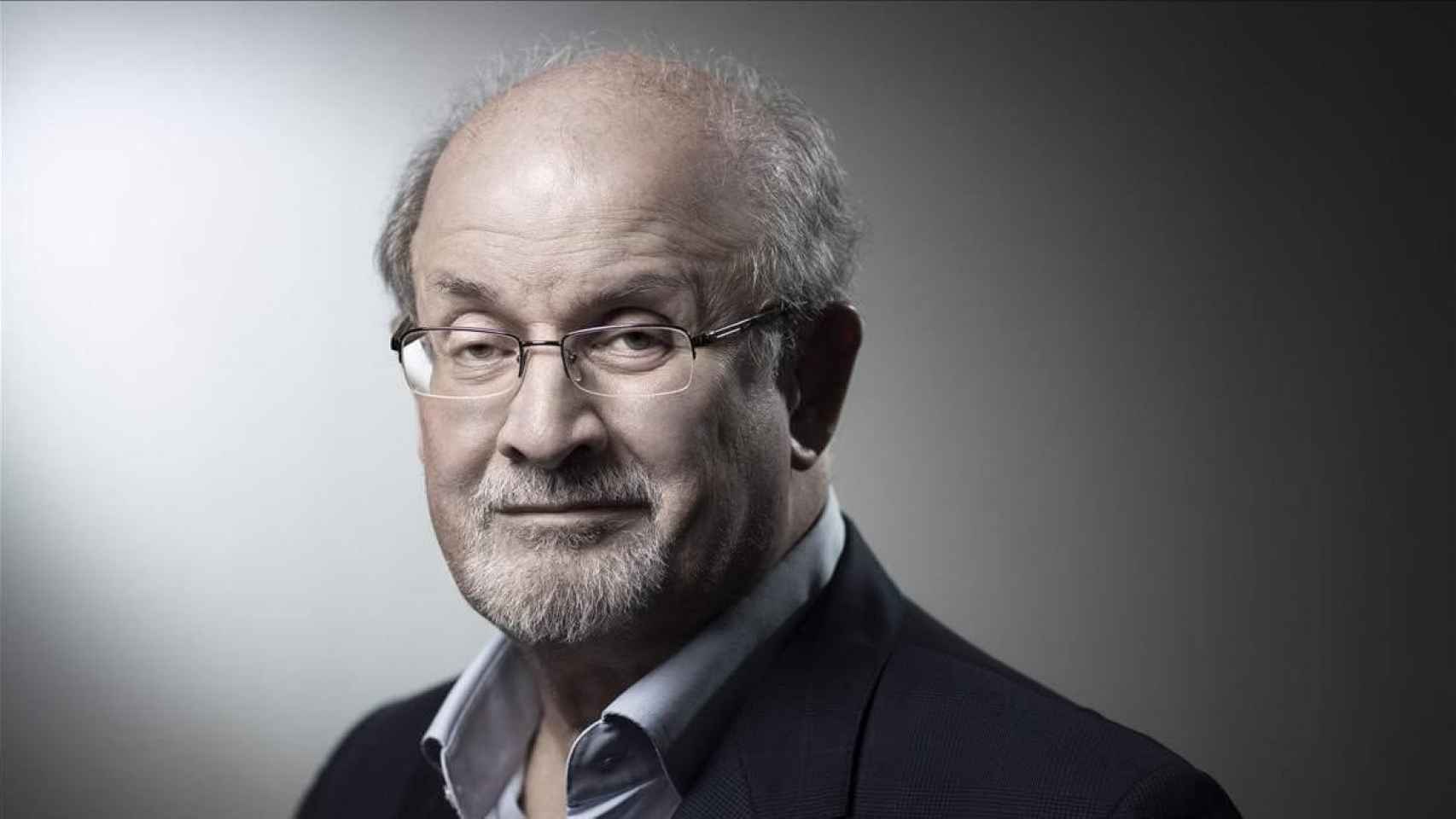 El escritor Salman Rushdie