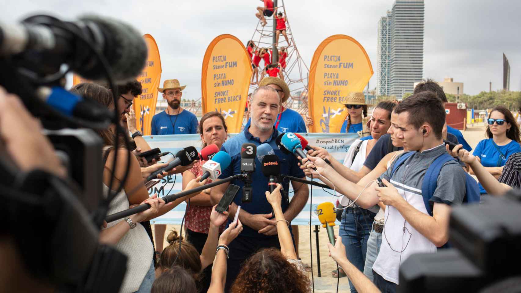 Eloi Badia, concejal de Emergencia Climática y Transición Ecológica del Ayuntamiento de Barcelona, durante un contacto con la prensa / EP