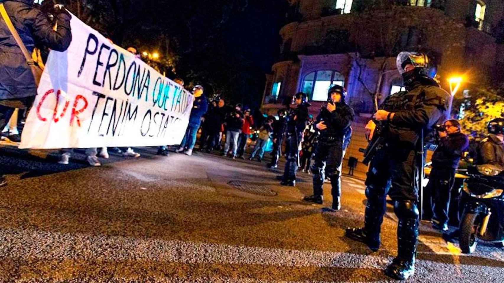 Uno de los cortes independentistas de la avenida Meridiana, donde Interior ha hecho la vista gorda sobre los altercados / CG