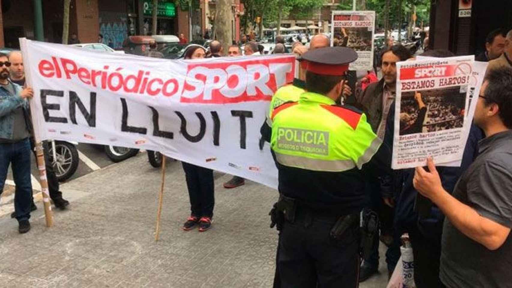 Imagen de una protesta durante la huelga en 'El Periódico de Catalunya' en mayo / @ComitePeriodico