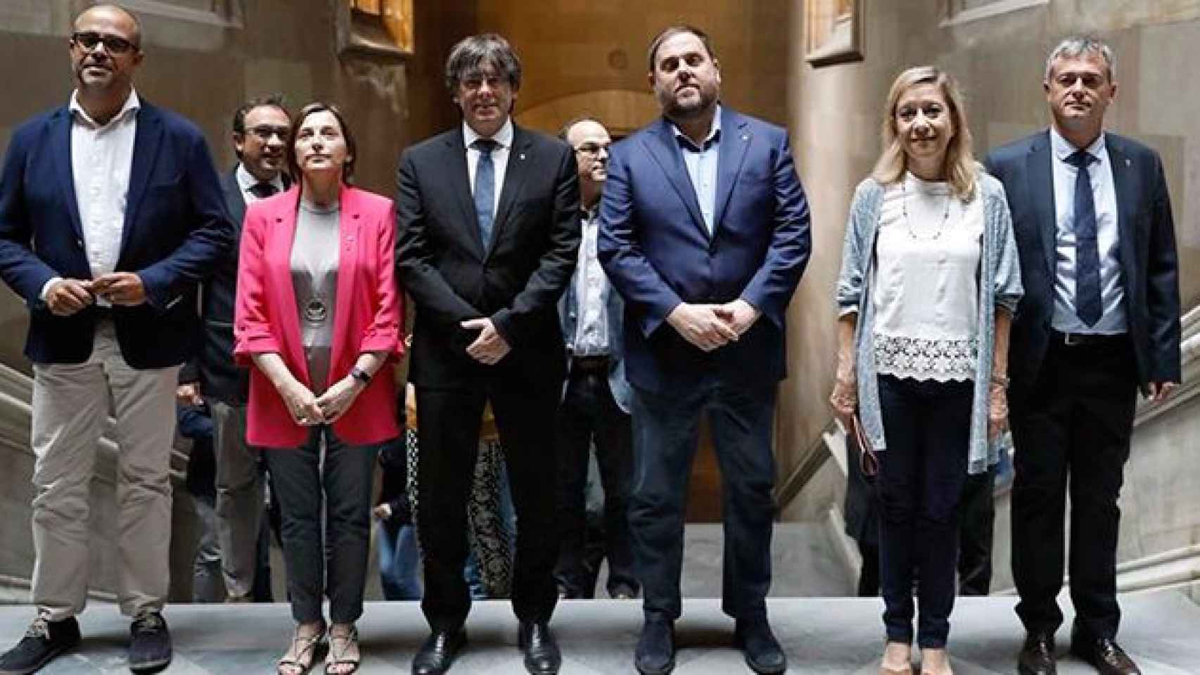 Miquel Buch, presidente de la Asociación Catalana de Municipios (ACM), Carme Forcadell, presidenta del Parlament de Cataluña, Carles Puigdemont, presidente de la Generalitat, Oriol Junqueras, vicepresidente del Govern de la Generalitat, Neus Lloveras, pre