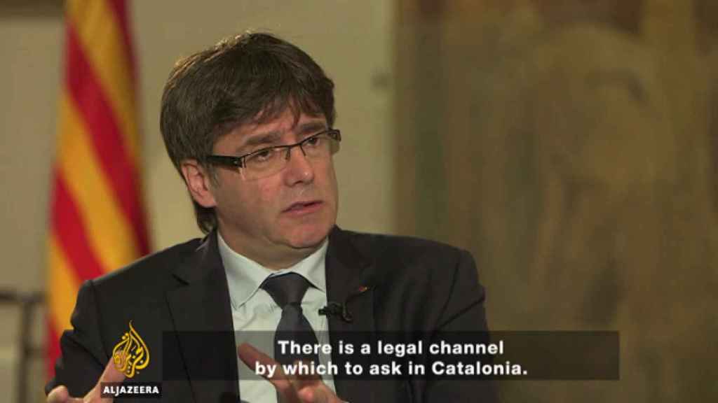 El presidente de la Generalitat, Carles Puigdemont, durante su entrevista en Al Jazeera / CG
