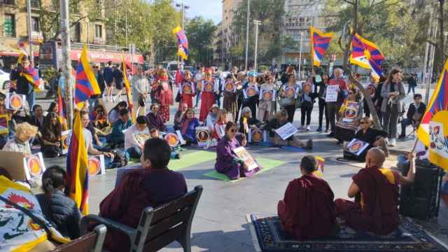 Concentración en apoyo al Dalai Lama en Barcelona / CEDIDA