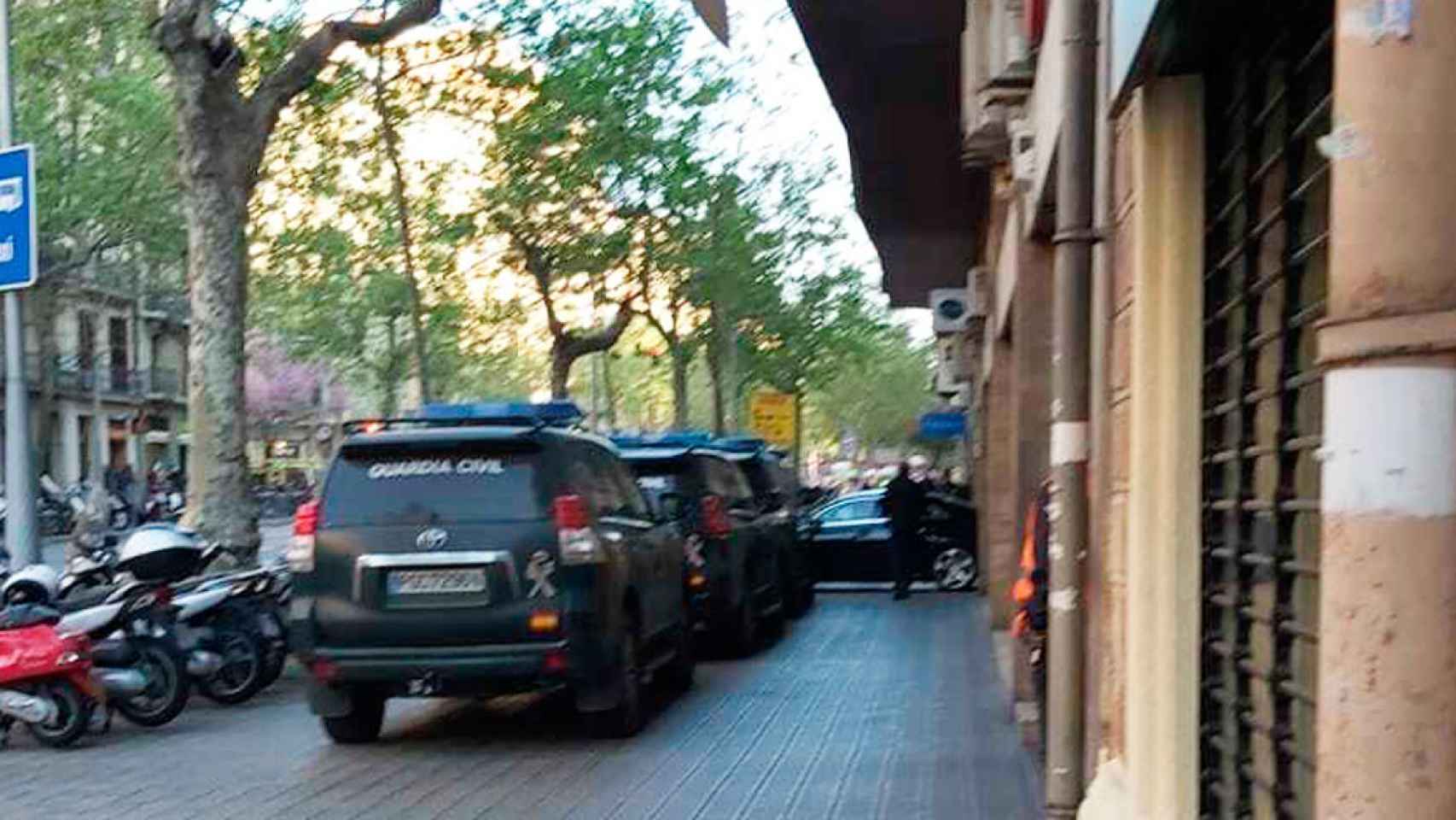 Imagen de los registros de la Guardia Civil en el Eixample de Barcelona / Cedida