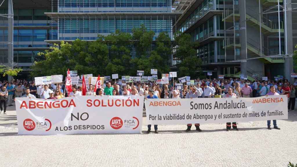 Trabajadores de Abengoa manifestándose en 2022 / EDUARDO BRIONES - EUROPA PRESS