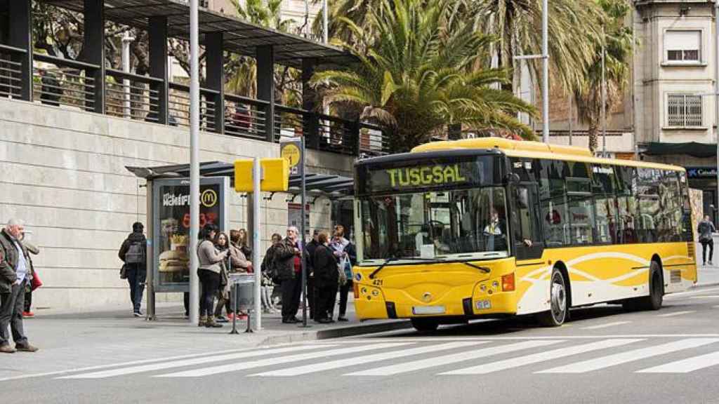 Imagen de archivo de uno de los autobuses de la empresa Tusgsal / TUSGSAL