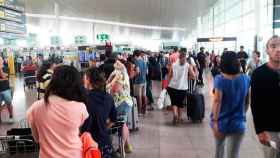 Pasajeros en la Terminal 1 del aeropuerto de El Prat de Barcelona / EP