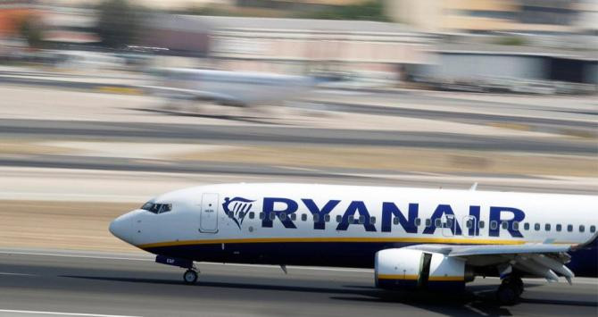 Imagen de una aeronave de Ryanair en plena operación / CG
