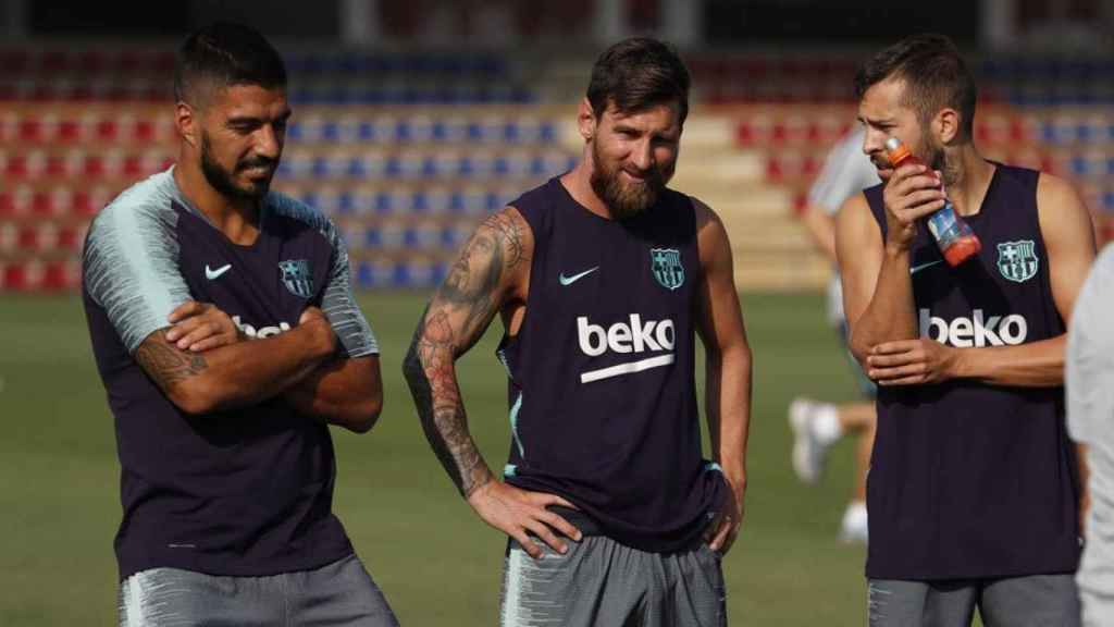 Luis Suárez, Leo Messi y Jordi Alba en un entrenamiento del Barça / EFE