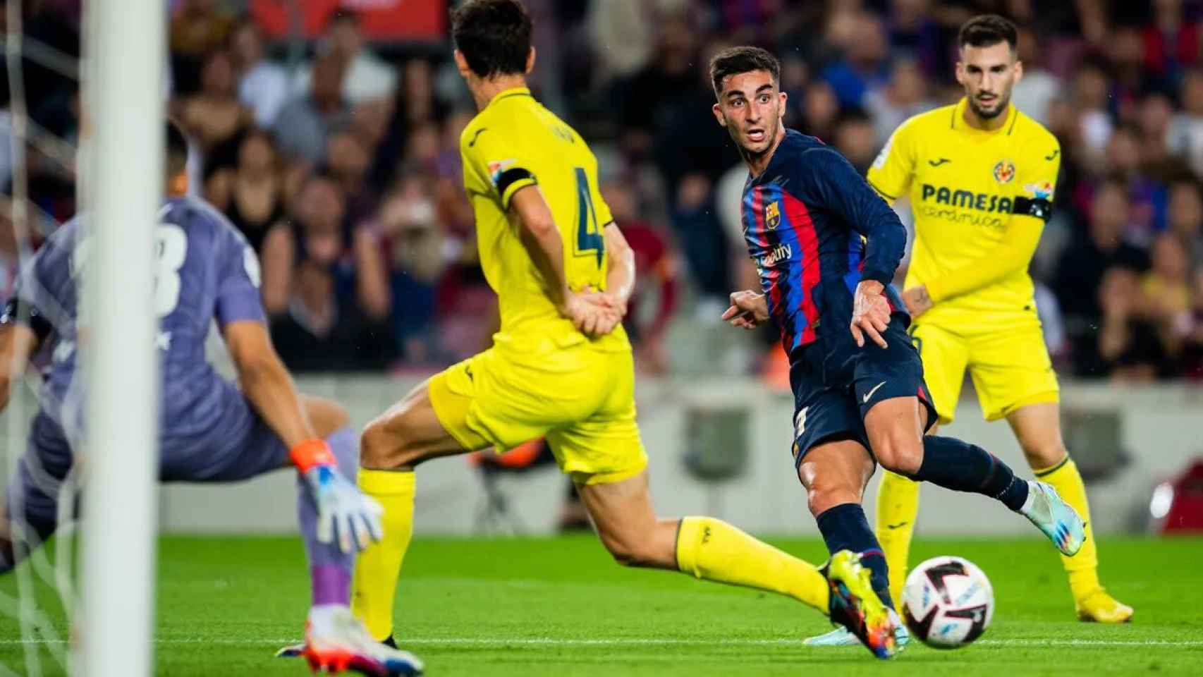 Ferran Torres ante el Villarreal / EFE