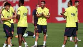 Riqui Puig y Sergi Roberto en un entrenamiento del Barça / FCB