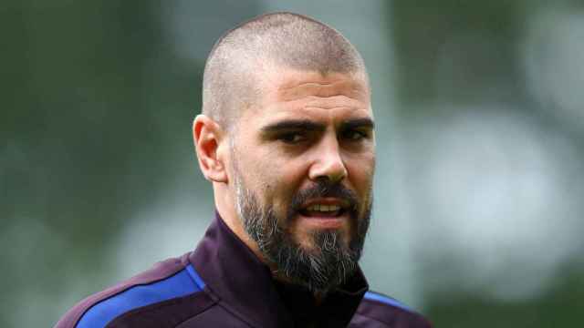 Valdés en un entrenamiento con el juvenil A del Barça / EFE