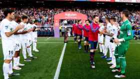 El Getafe hace el pasillo al Barça en el Camp Nou / EFE