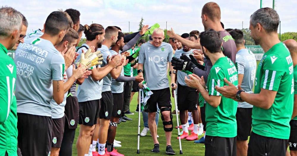 Jeremy Mathieu durante su despedida /REDES