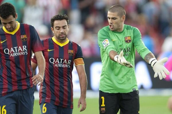 Xavi Hernández y Víctor Valdés con el Barça / EFE