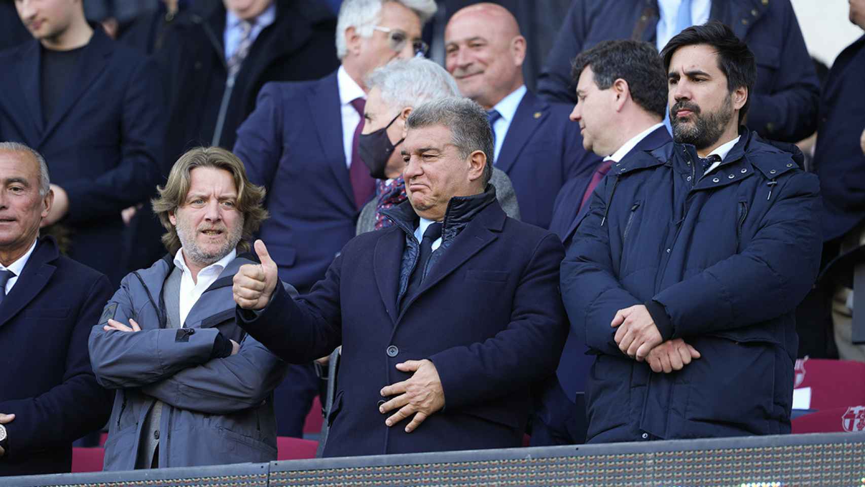 Joan Laporta, en el palco del Camp Nou, durante el partido del Barça contra Valencia / EFE