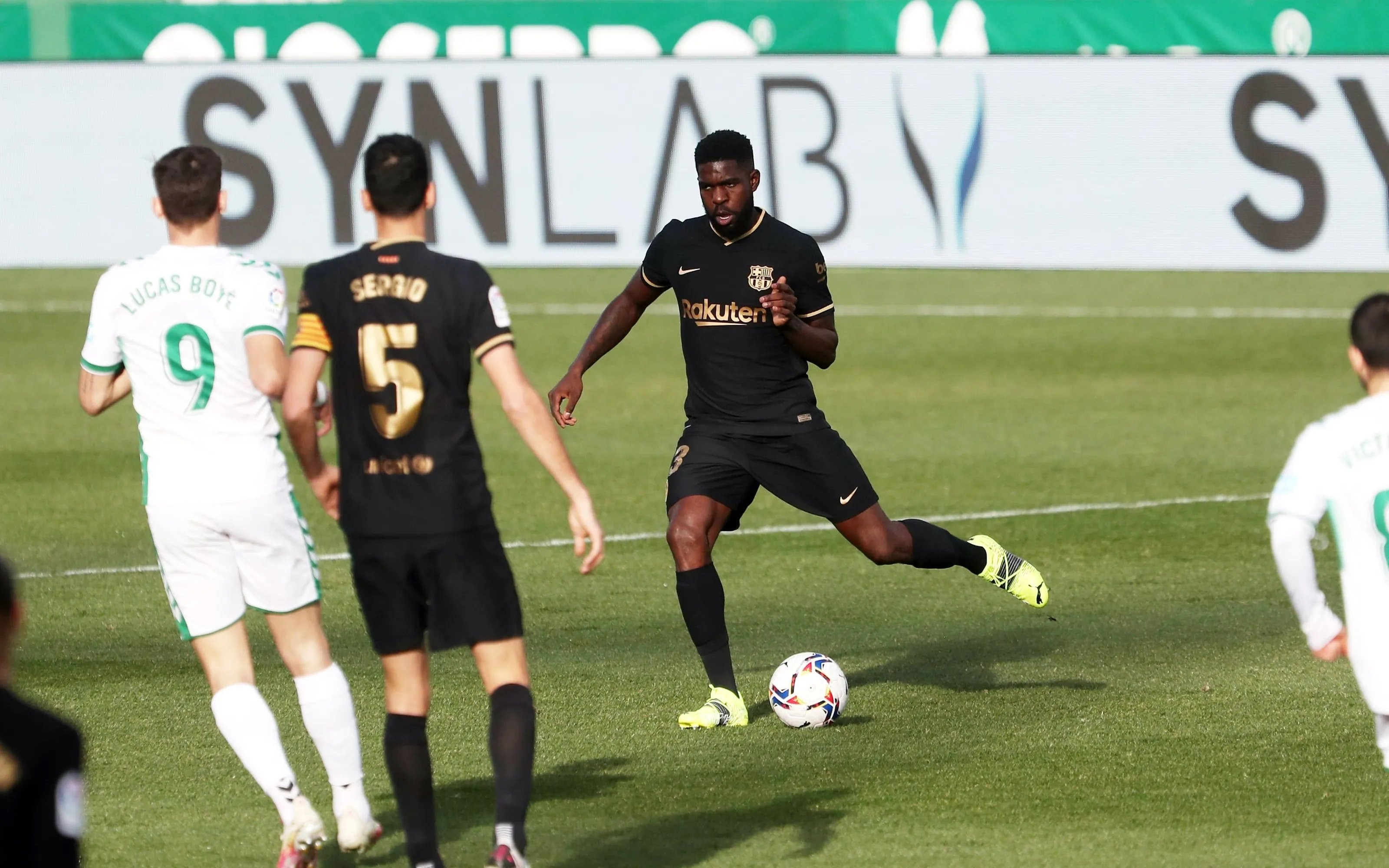 Umtiti, en una acción ante el Elche | FCB