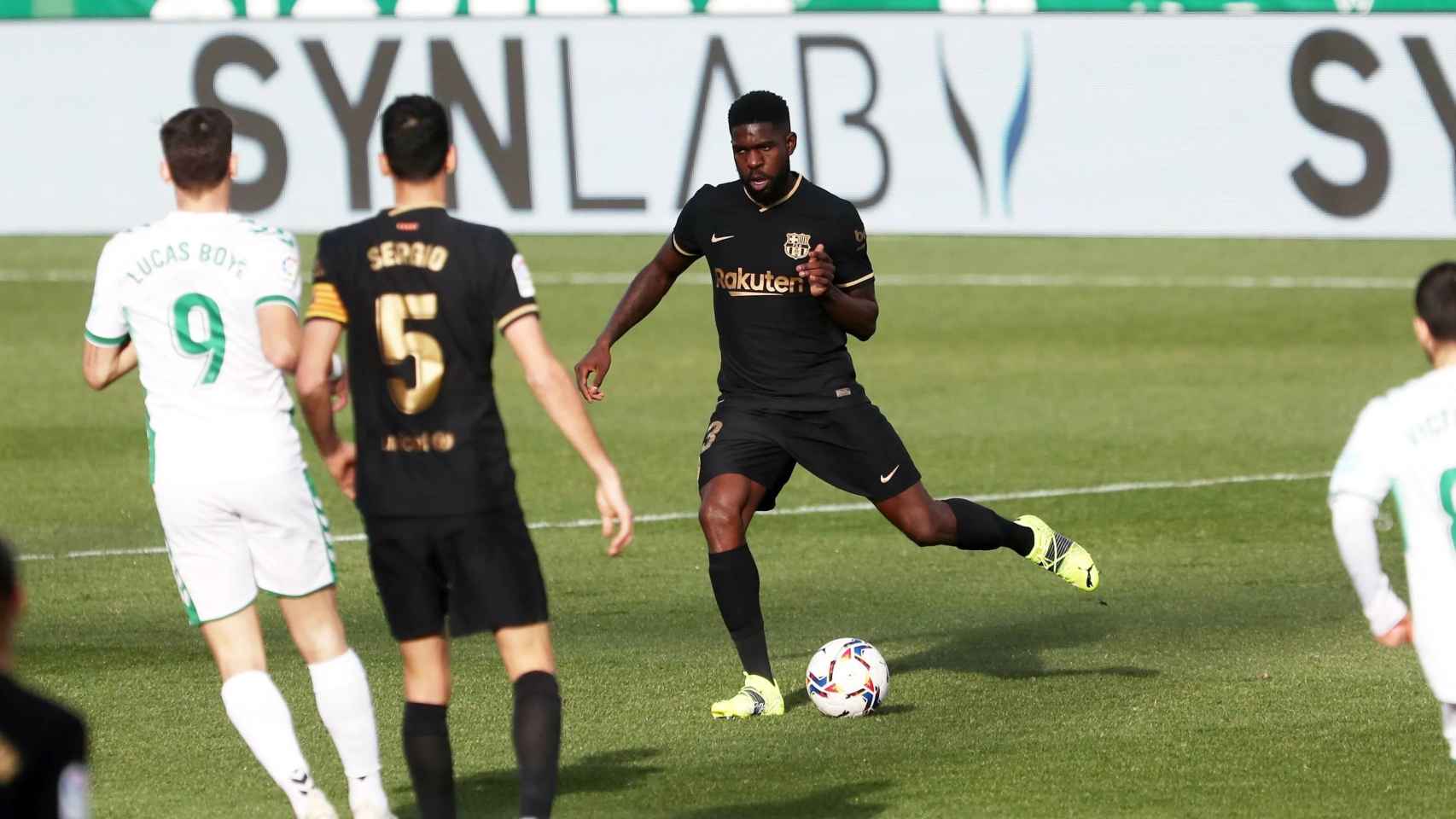 Umtiti, en una acción ante el Elche | FCB