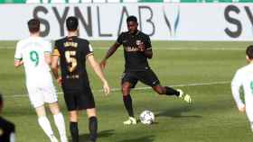 Umtiti, en una acción ante el Elche | FCB