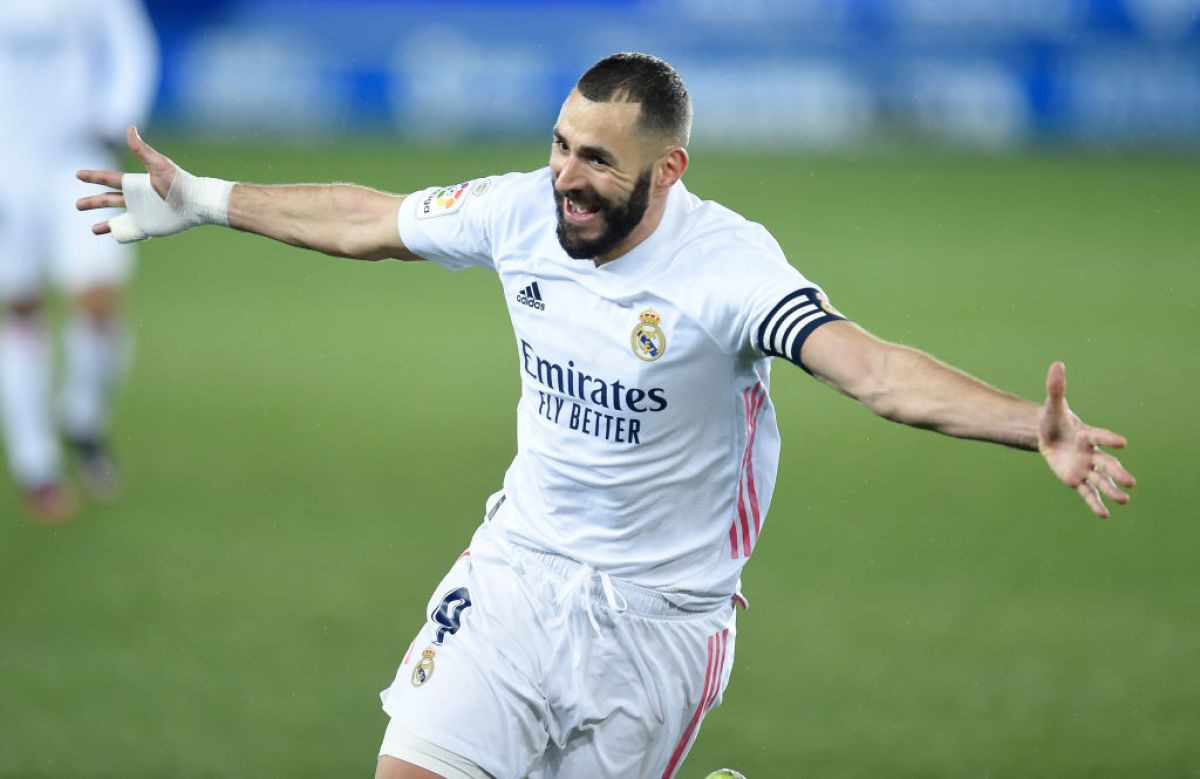 Benzema, celebrando su gol ante el Alavés | EFE