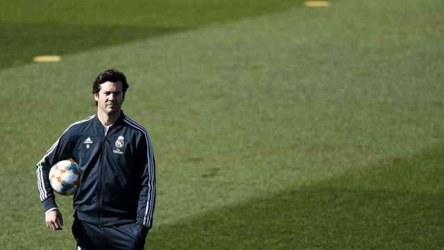 Santiago Solari en el entrenamiento previo al Real Madrid - Barça / EFE