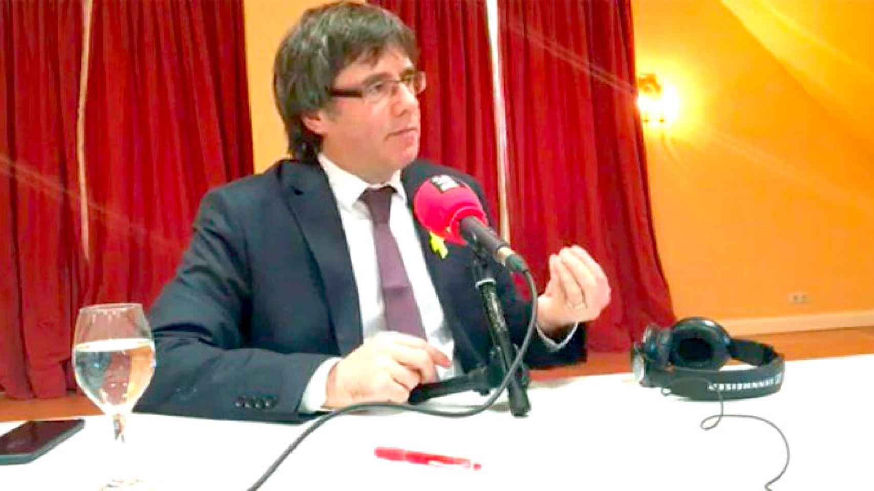 Carles Puigdemont, expresidente de la Generalitat, durante una entrevista en Berlín / TWITTER