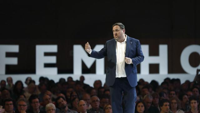El vicepresidente de la Generalitat, Oriol Junqueras, durante su discurso en el acto de ERC para reivindicar un referéndum / EFE