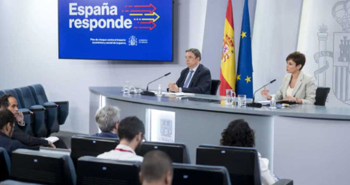 El ministro de Agricultura, Pesca y Alimentación, Luis Planas, y la ministra portavoz, Isabel Rodríguez, en rueda de prensa / Alberto Ortega - EUROPA PRESS