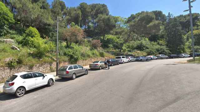 Imagen de la calle Tarongers de Barcelona, donde hubo una carrera ilegal / GOOGLE