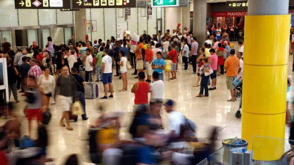 Pasajeros en el aeropuerto Adolfo Suárez Madrid-Barajas