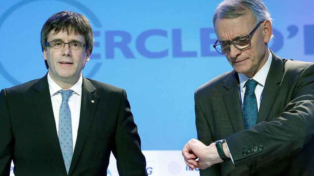 Carles Puigdemont, presidente de la Generalitat, y Antón Costas, presidente del Círculo de Economía, durante la inauguración de la XXXII Reunión del Círculo de Economía.