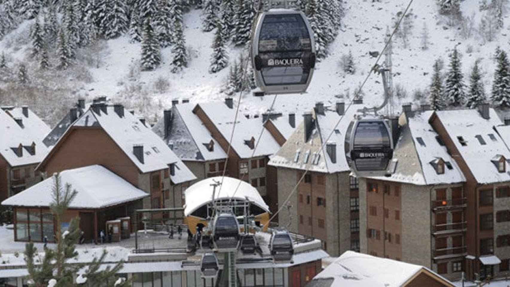 El telesilla que une el municipio de Naut Aran con la estación de esquí de Baqueira Beret