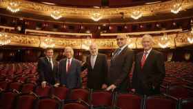 De izquierda a derecha, el director del Liceu, Roger Guasch; el presidente de honor de los mecenas, Josep Vilarasau; el presidente del patronato, Joaquim Molins; el presidente del consejo, Salvador Alemany; y el vicepresidente de los mecenas, Luis Herrero