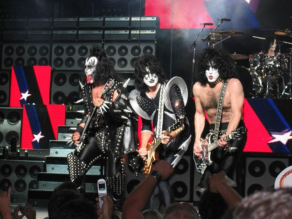 Kiss en un concierto / Wok - CREATIVE COMMONS 2.0