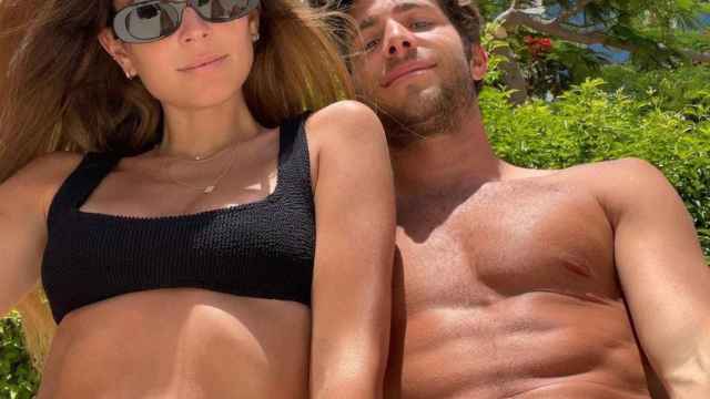 Coral Simanovich y Sergi Roberto, en la Costa Azul de vacaciones