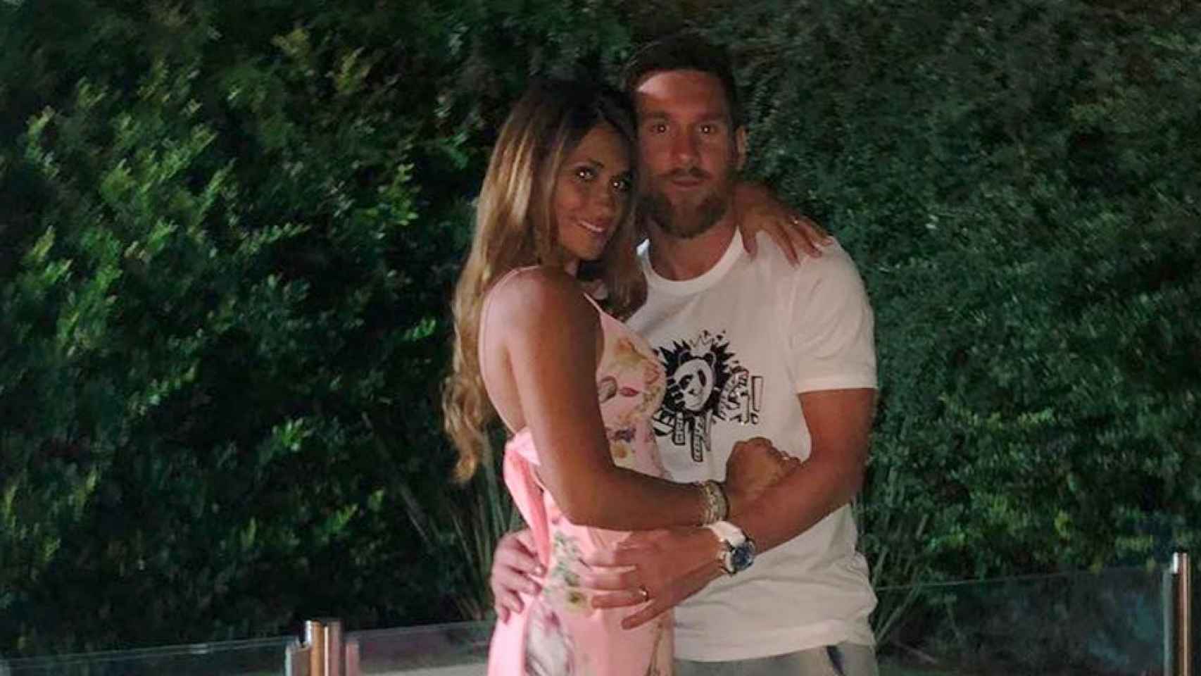 Antonella Roccuzzo y Leo Messi en Fin de Año / INSTAGRAM