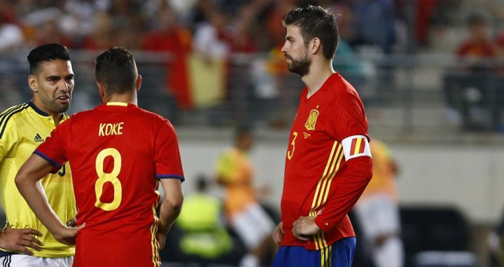 Piqué como capitán de la selección española / EFE