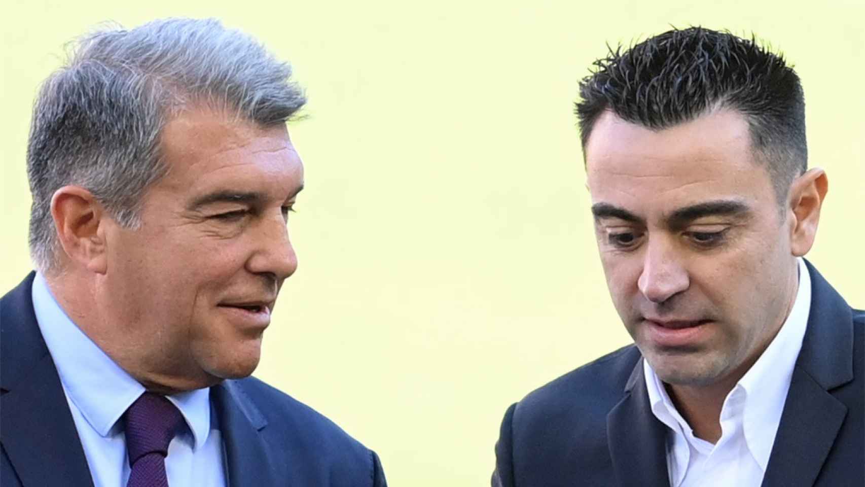 Laporta y Xavi, durante la presentación del nuevo entrenador del Barça / REDES