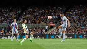 Jordi Alba, contra el Manchester City / LUIS MIGUEL AÑÓN (CULEMANIA)