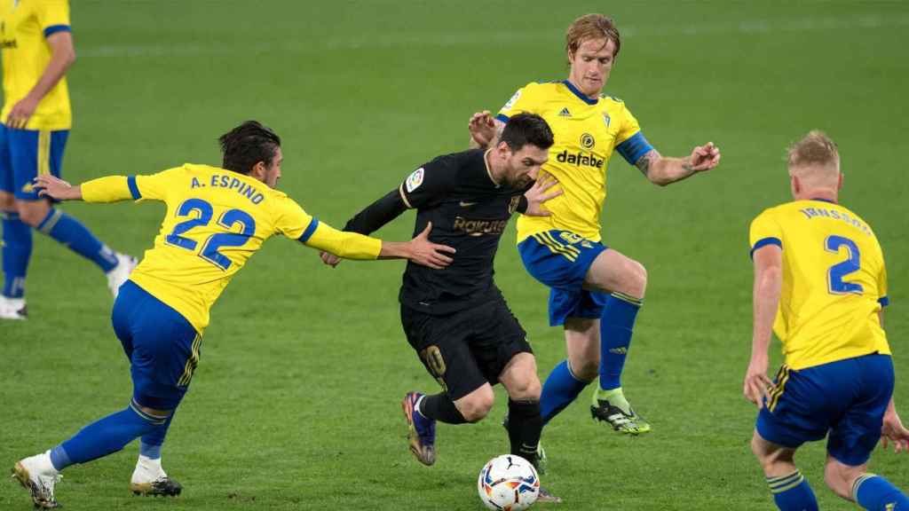 Leo Messi, en una acción ante el Cádiz | EFE