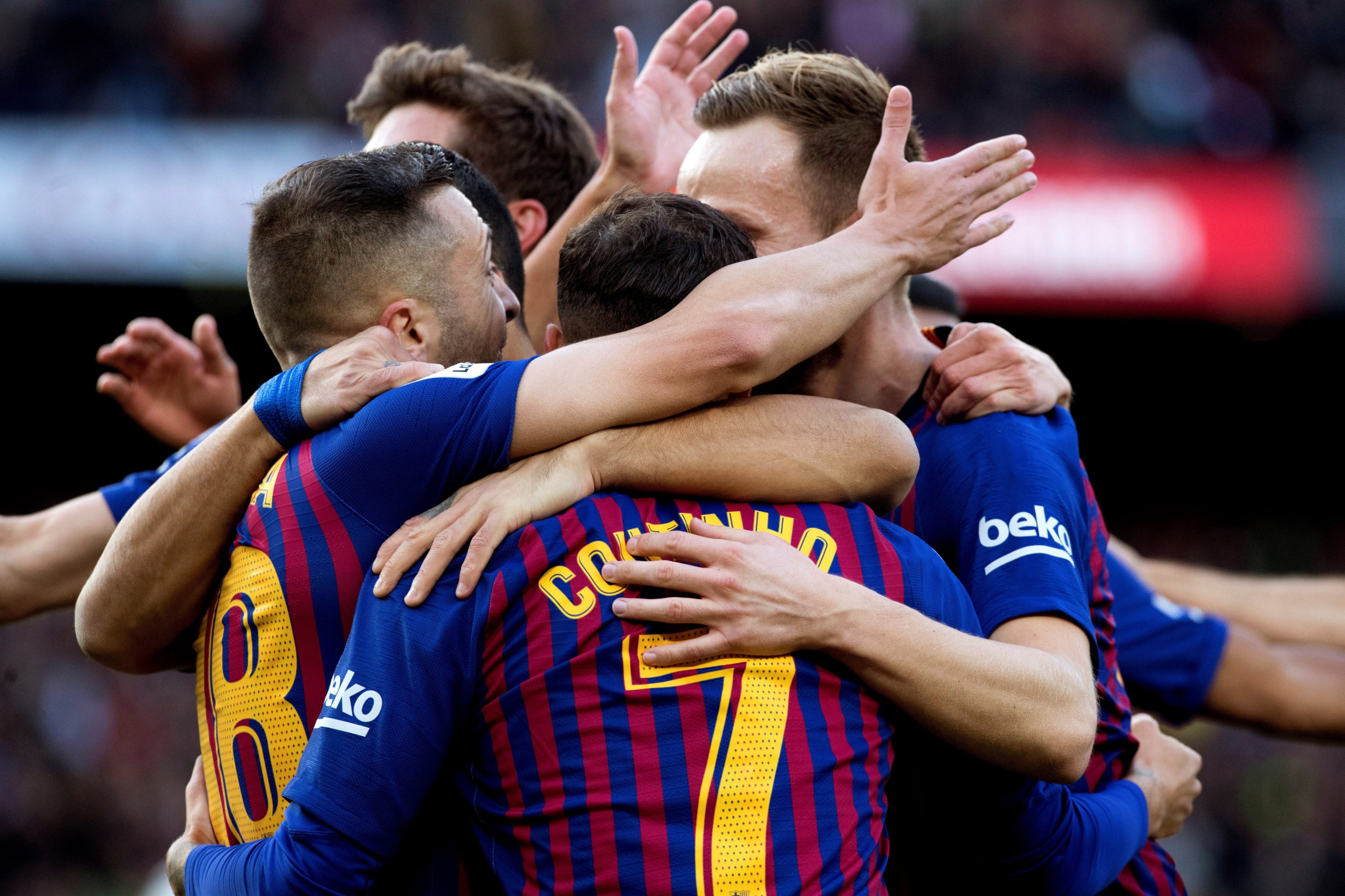 Los jugadores del Barça celebran un gol frente al Real Madrid / EFE