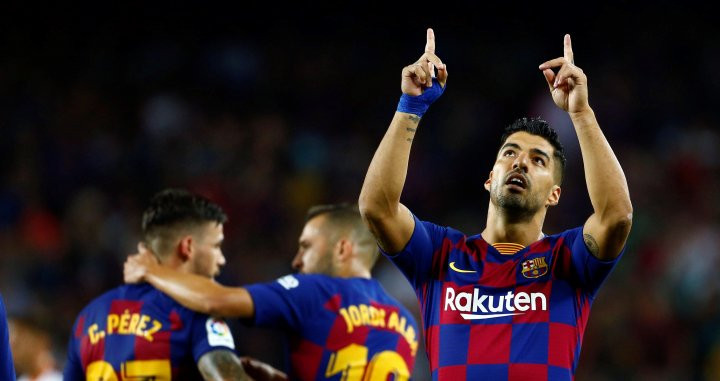 Una foto de Luis Suárez celebrando un gol ante el Valencia /EFE