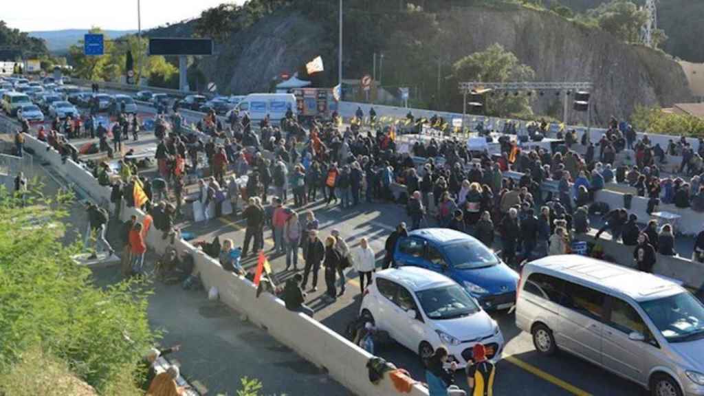 Tsunami Democràtic corta la autopista AP-7 / EP