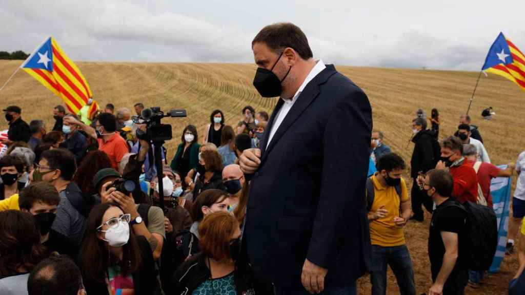 Oriol Junqueras, tras salir de la cárcel de Lledoners, donde cumplía condena por el 'procés' / EP